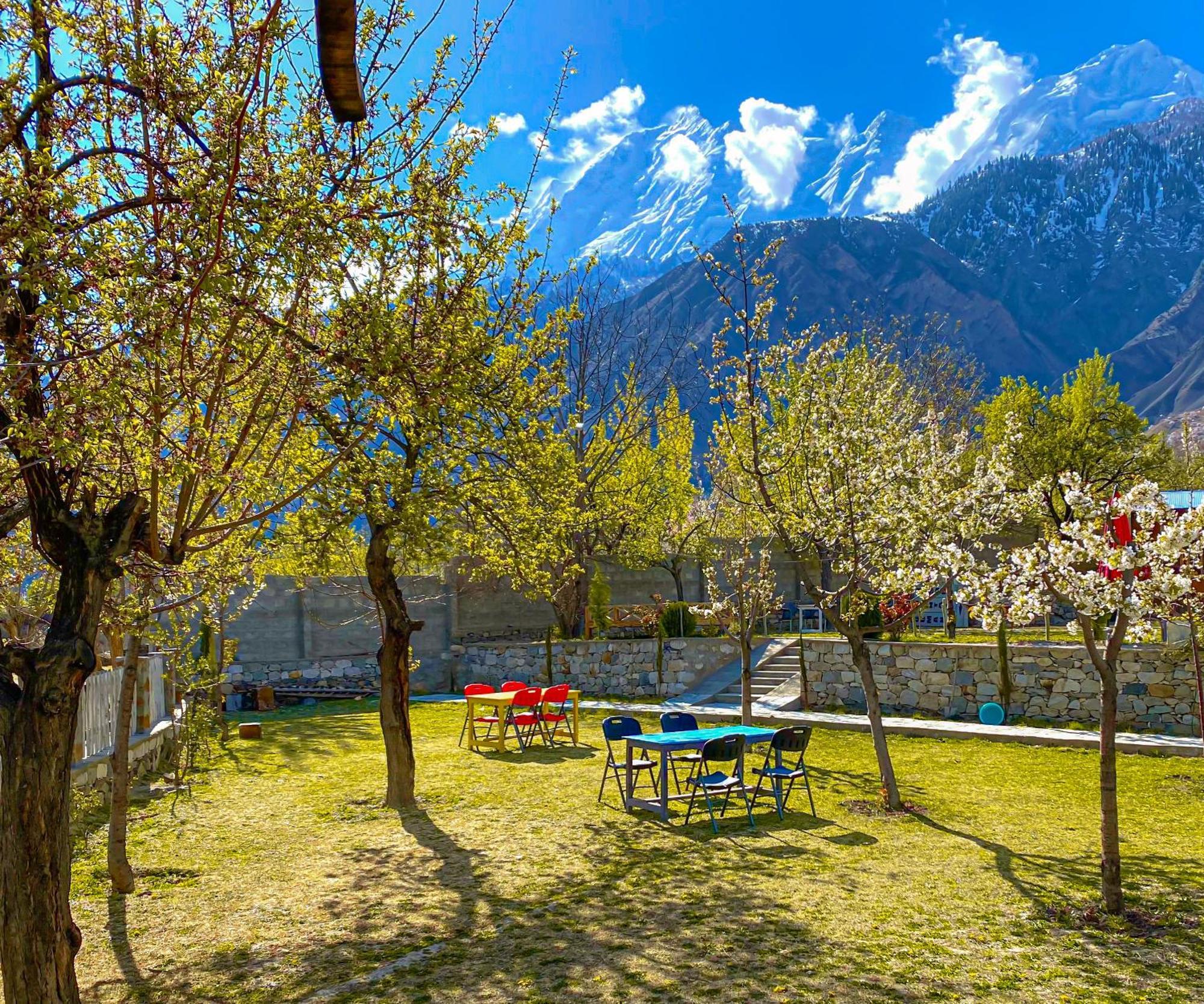 Dumani Nagar Hotel & Resort Karimabad  المظهر الخارجي الصورة
