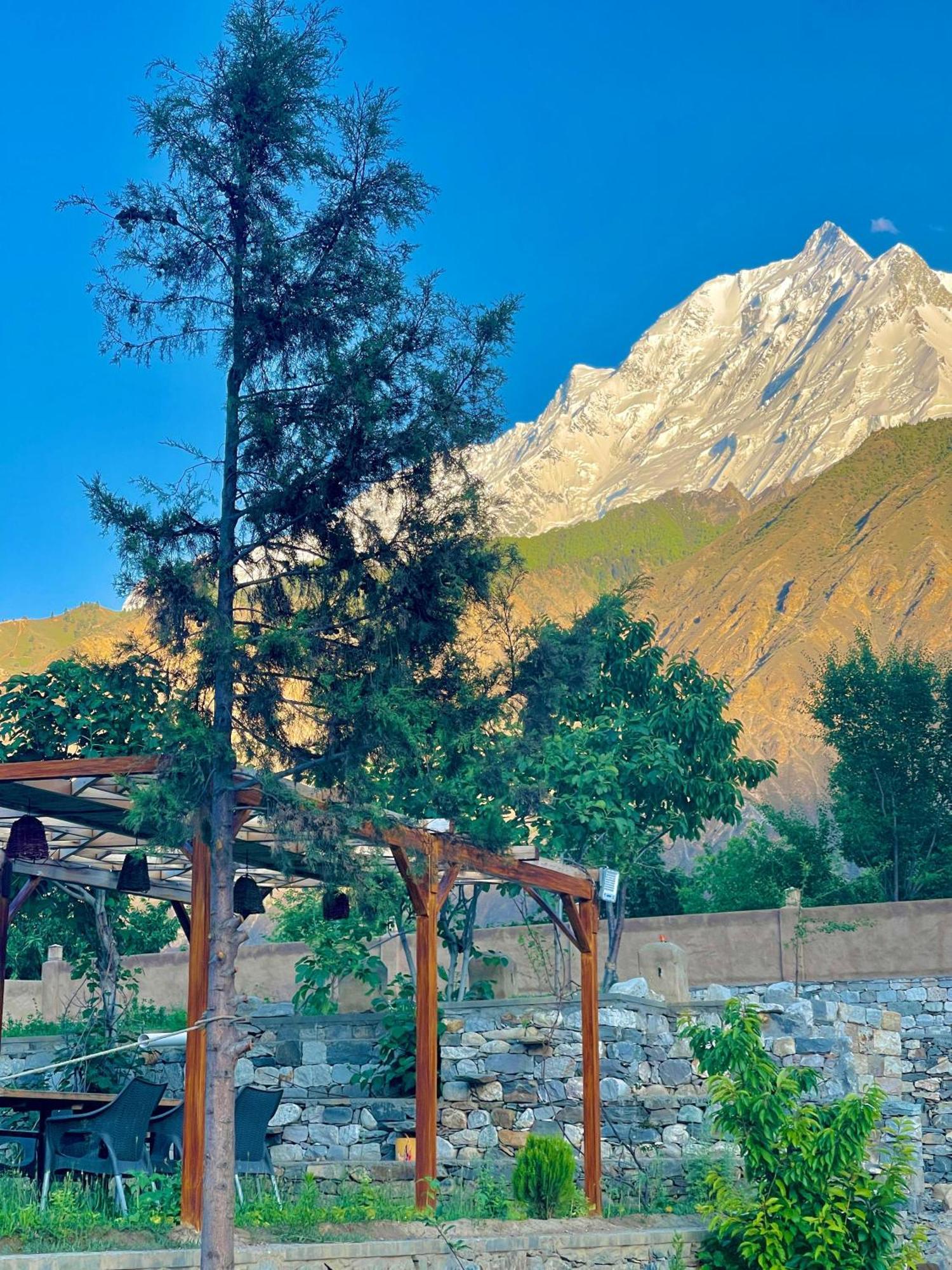 Dumani Nagar Hotel & Resort Karimabad  المظهر الخارجي الصورة