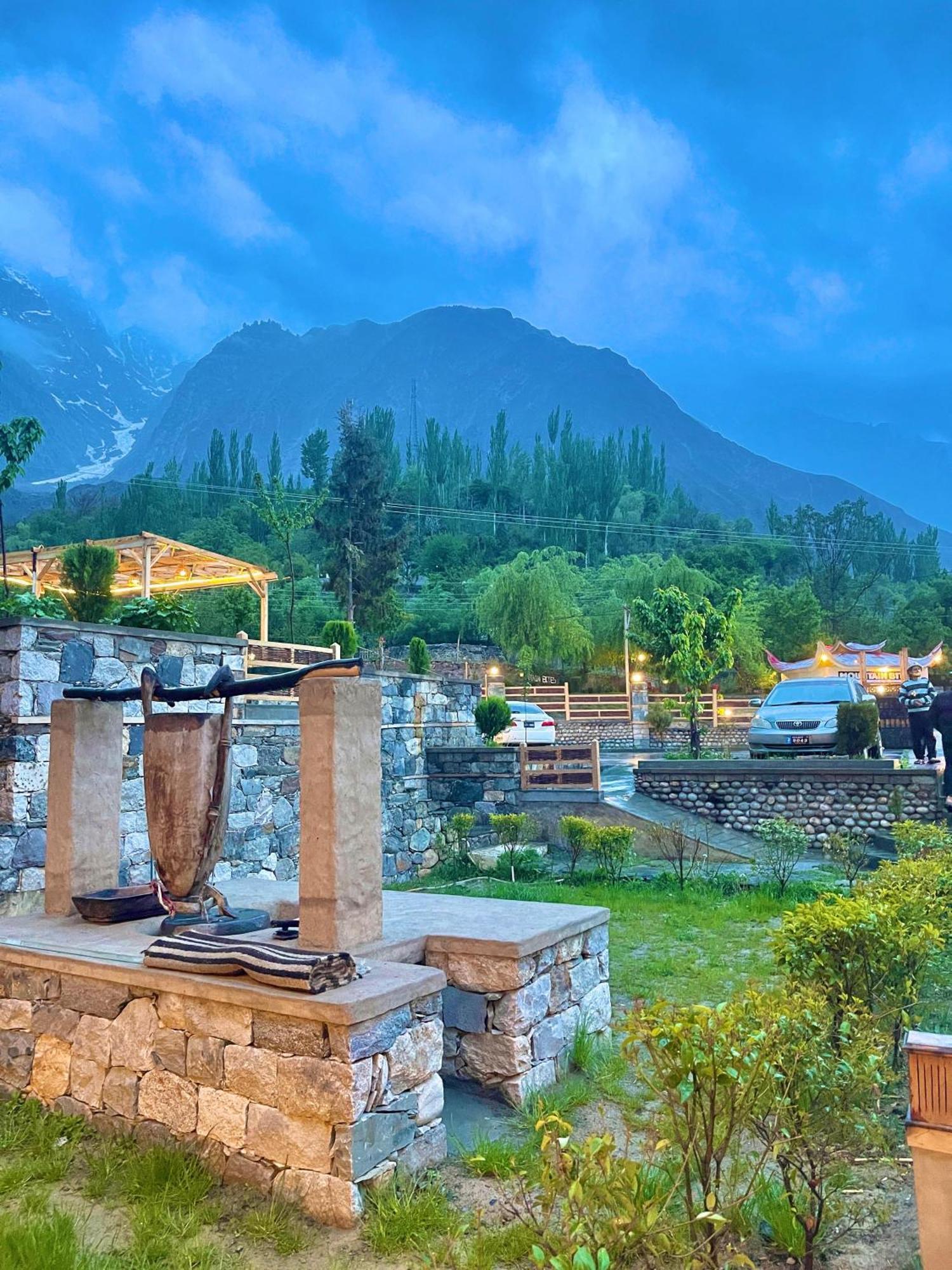 Dumani Nagar Hotel & Resort Karimabad  المظهر الخارجي الصورة