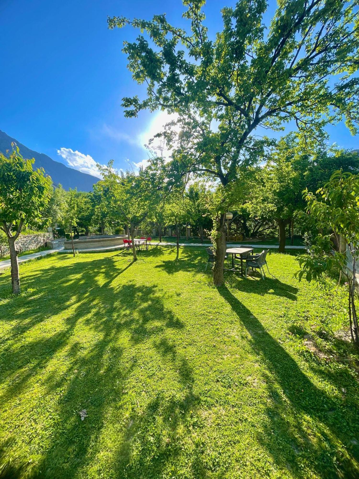 Dumani Nagar Hotel & Resort Karimabad  المظهر الخارجي الصورة